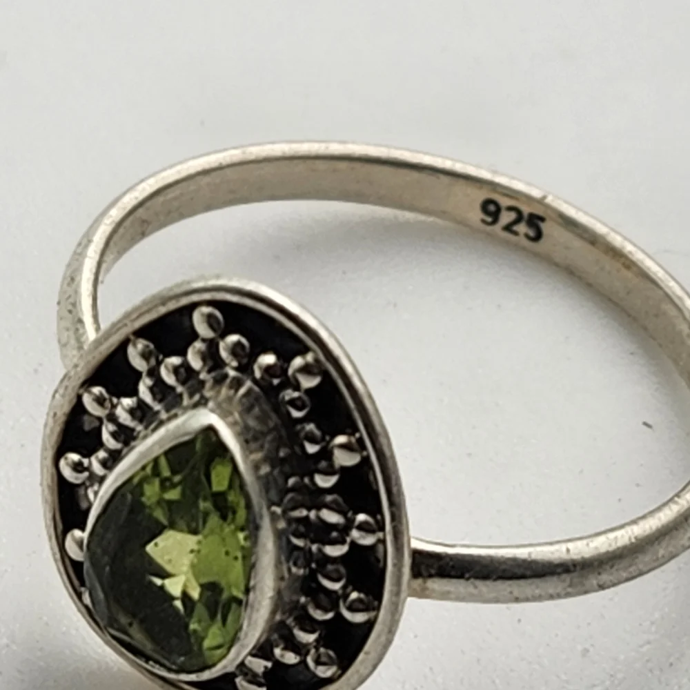 Sterling silver peridot ring‎ size 7.75